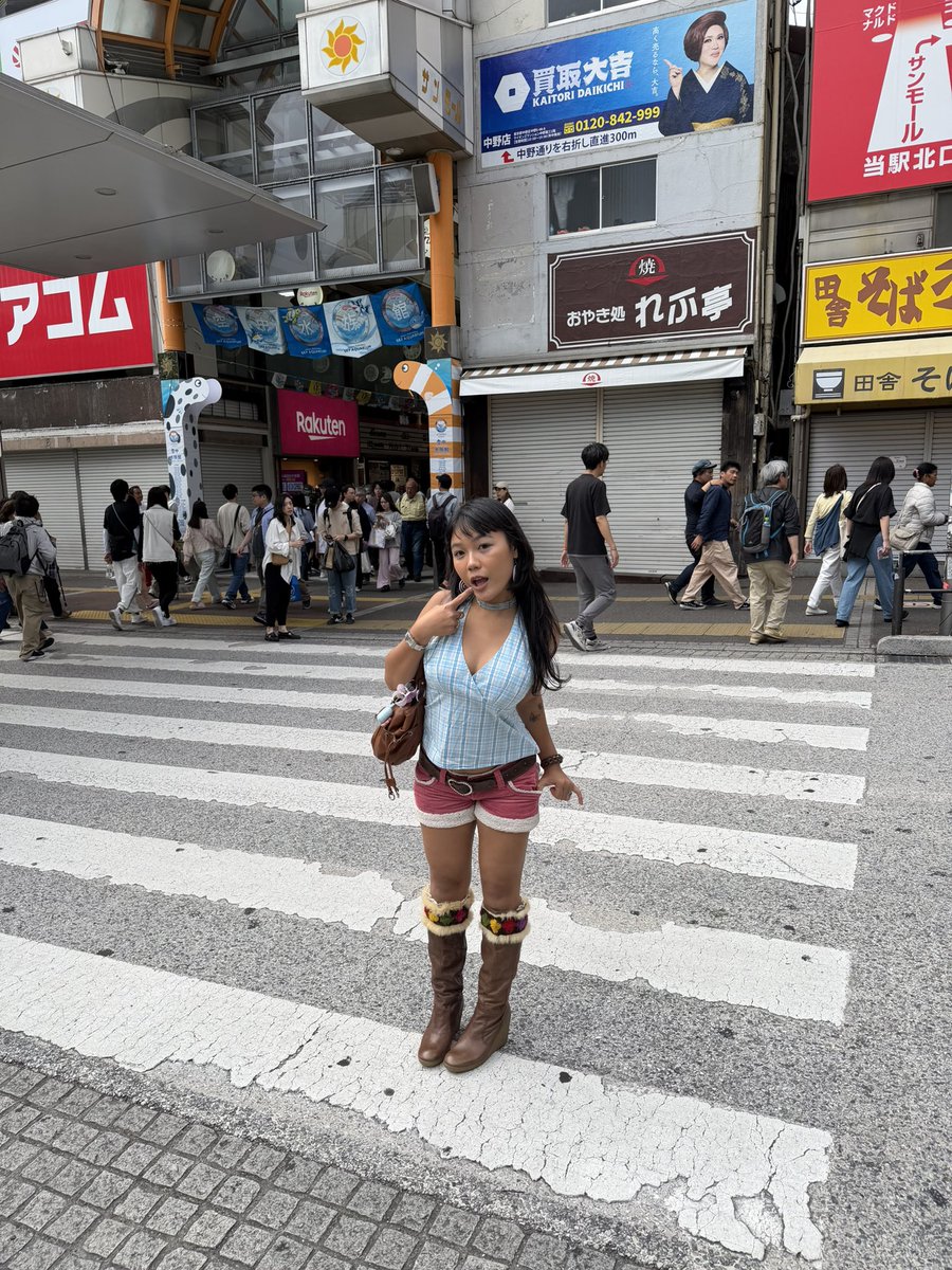peachyslen's tweet photo. long torso, short legs and here's my outfits as 150cm girlie ⭐️ https://t.co/35H7GUhLey