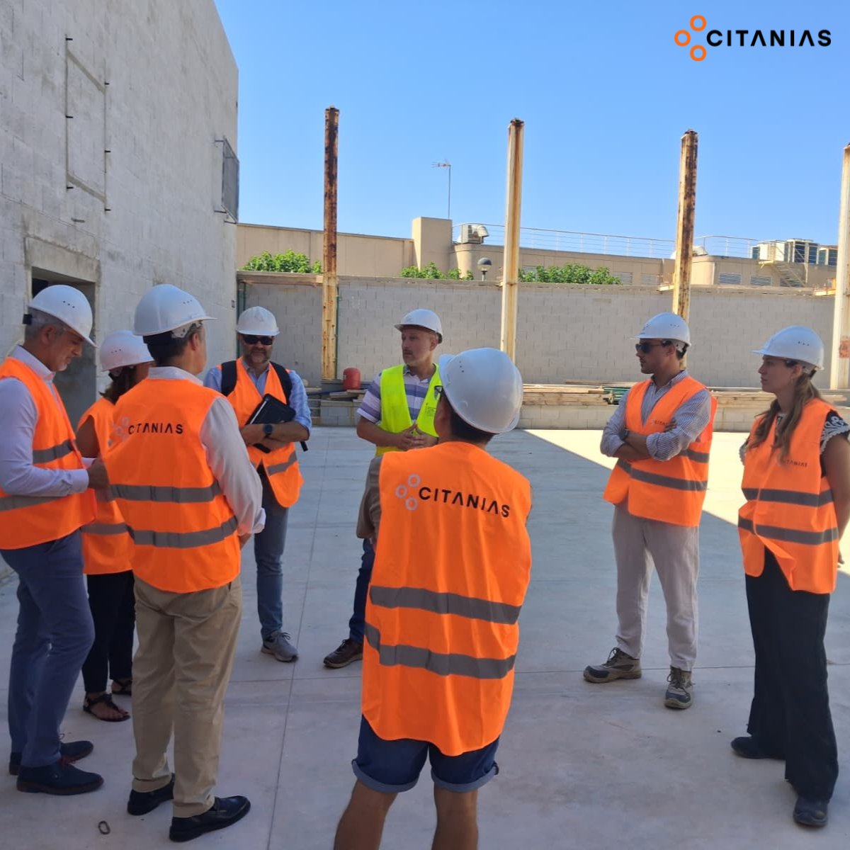 CITANIAS_'s tweet photo. 🏫🏗️ Avanzamos en la reforma de las instalaciones deportivas del IES Maria Àngels Cardona en Ciutadella de Menorca.
Hoy en @CITANIAS_  hemos recibido la visita institucional de @goib para conocer la evolución de la obra.

#CITANIAS
#LaConstructoraDeModa🧡 https://t.co/FkHqC7e3tO