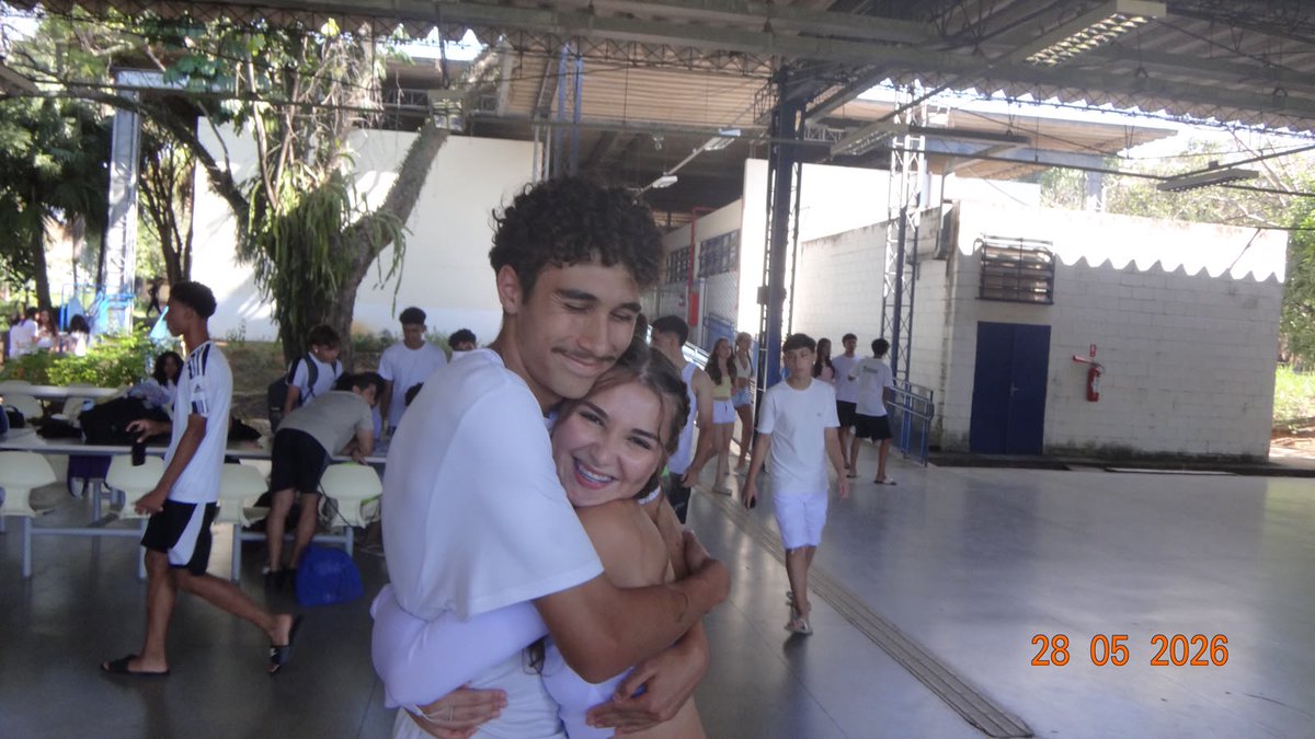 lauraaterras's tweet photo. Oi, acho q vou sentir falta dos meus veteranos pra sempre https://t.co/nDr4w7lt9k