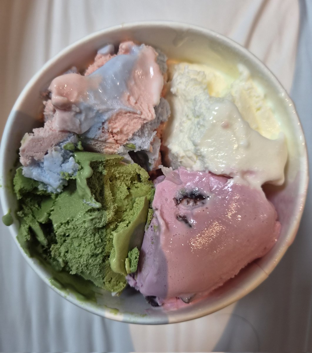 Xeahlora's tweet photo. 개냥이랑 야무지게 힐링중༼˵˃̶̀ɷ˂̶́˵༽ ෆ⃛
@8P_PH https://t.co/raDewR2Bk0