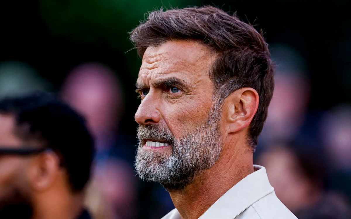 calciomercatoit's tweet photo. #Klopp durissimo sul caso #Balogun al Mondiale: "Se davvero Trump e Infantino si sono parlati di questo, siamo alla follia. Diciamolo: questo è il nostro gioco, non il loro. Questi due personaggi non sanno nulla di calcio e non dovrebbero avere niente a che fare con questo sport. 

Tutti noi prendiamo decisioni sbagliate ma, nel corso della vita, impariamo a conviverci. In passato sono state date tante espulsioni ridicole, che era evidente a tutti fossero sbagliate. Ma ciononostante restavano espulsioni, perché ormai la decisione era stata presa. Quella di Balogun è un'espulsione giusta, perché questo dicono le regole"
