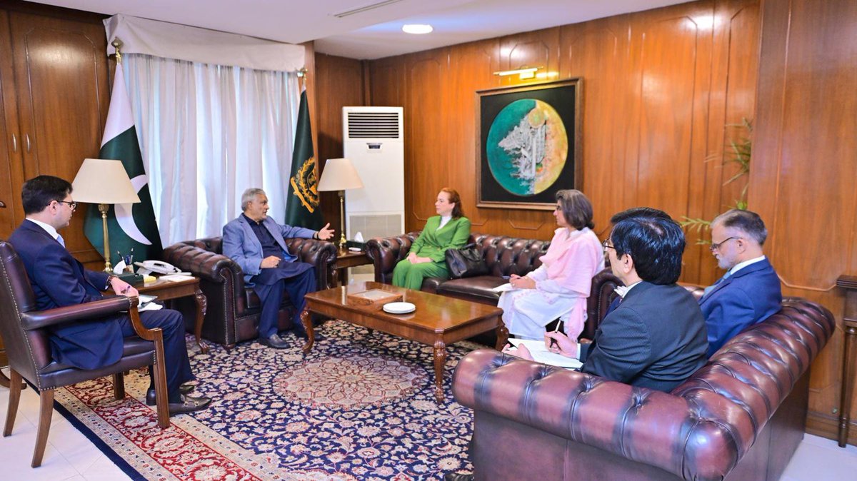ForeignOfficePk's tweet photo. H.E. Ms. María Fernanda Espinosa, former Foreign Minister of Ecuador and currently a candidate for the position of United Nations Secretary-General, called on the Deputy Prime Minister/Foreign Minister Senator Mohammad Ishaq Dar @MIshaqDar50, today.

Welcoming Ms. Espinosa, DPM/FM expressed Pakistan’s full support for strengthening multilateralism and ensuring the central role of the United Nations in global affairs.

He expressed the hope that the incoming Secretary-General will carry out much-needed reforms in the United Nations and will ensure the implementation of longstanding UNSC resolutions, especially for Palestine and Jammu and Kashmir, which remain crucial for lasting peace in the Middle East and South Asia.

DPM/FM reaffirmed Pakistan’s commitment to continue working towards promoting the purposes and principles of the UN Charter, respect for international law and treaties, and active international cooperation for global peace and prosperity.