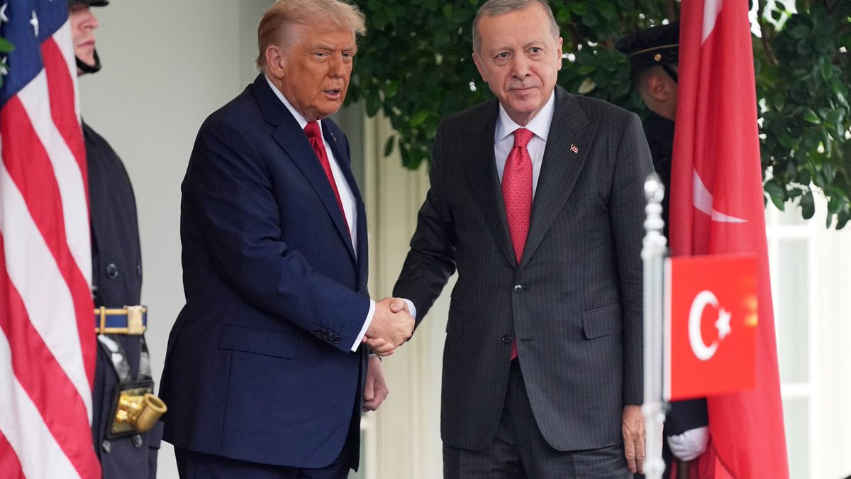 TigayBarry's tweet photo. No F 35s for Turkey and Erdogan. The Muslim Brotherhood aligned state sponsor of terrorism is our enemy, not our ally. They must be kicked out of NATO, designated and sanctioned. President Trump, wake up! https://t.co/OQOL2DcRaY