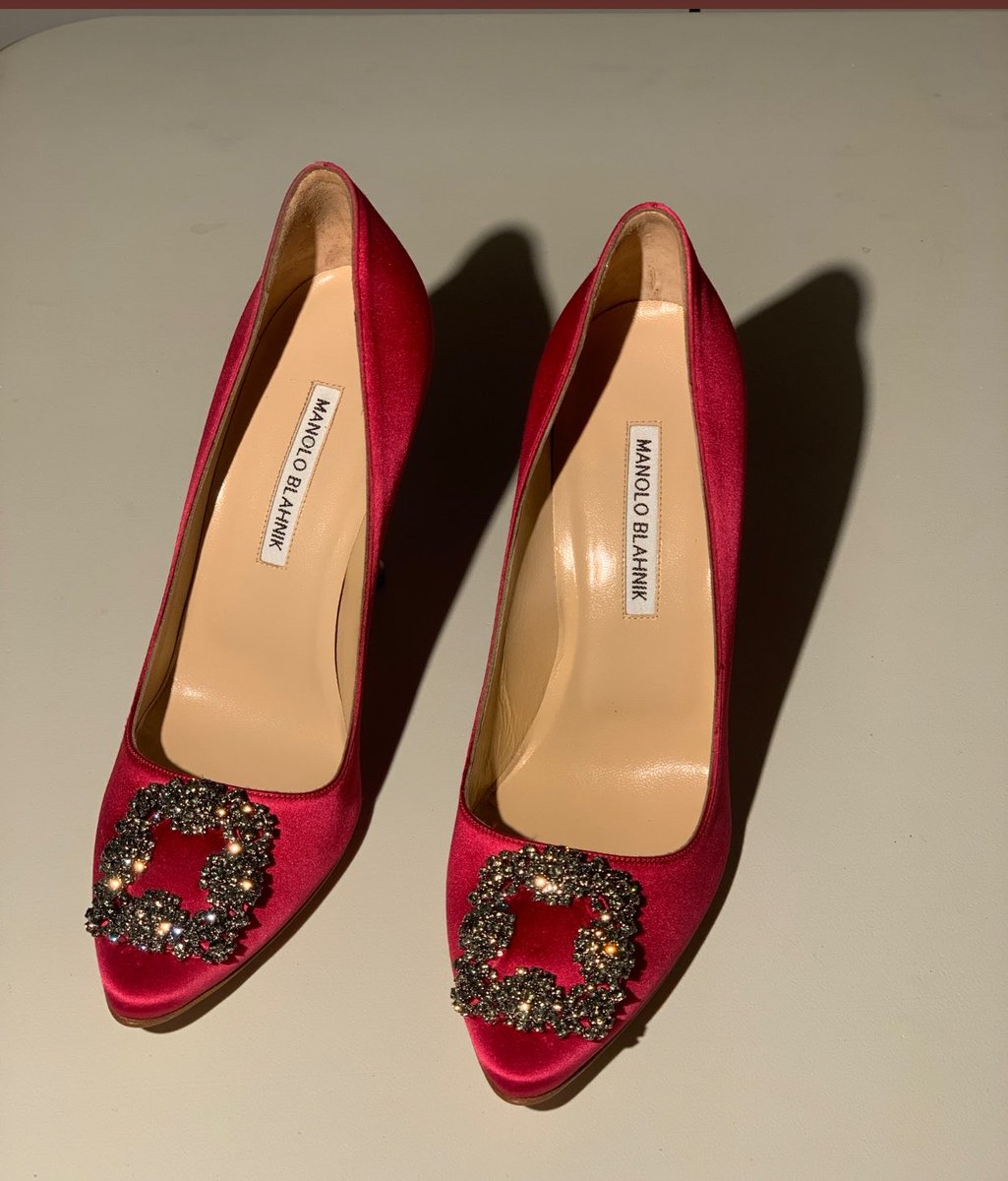 narasconsignmnt's tweet photo. Manolo Blahnik
Hangisi pumps
39.5 brand new
$700
#narasconsignmentstore #manolo #luxury #brandnew #luxurystore https://t.co/WzYpf0th2J