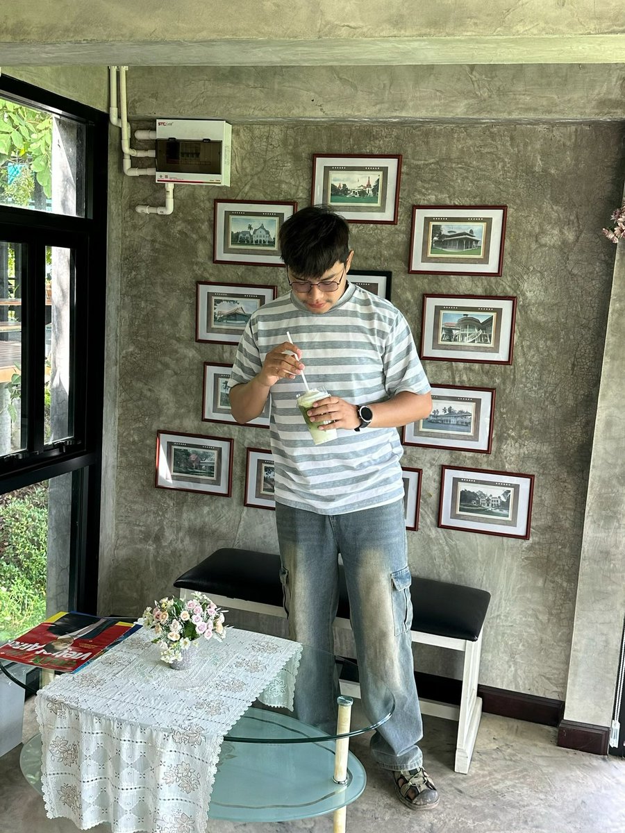 Phattharaphon33's tweet photo. แอปนี้เค้าเล่นกันยังไงครับ ไม่มีคนคุยเลย #กบินทร์บุรี #ปราจีนบุรี https://t.co/VOAfomWmG9