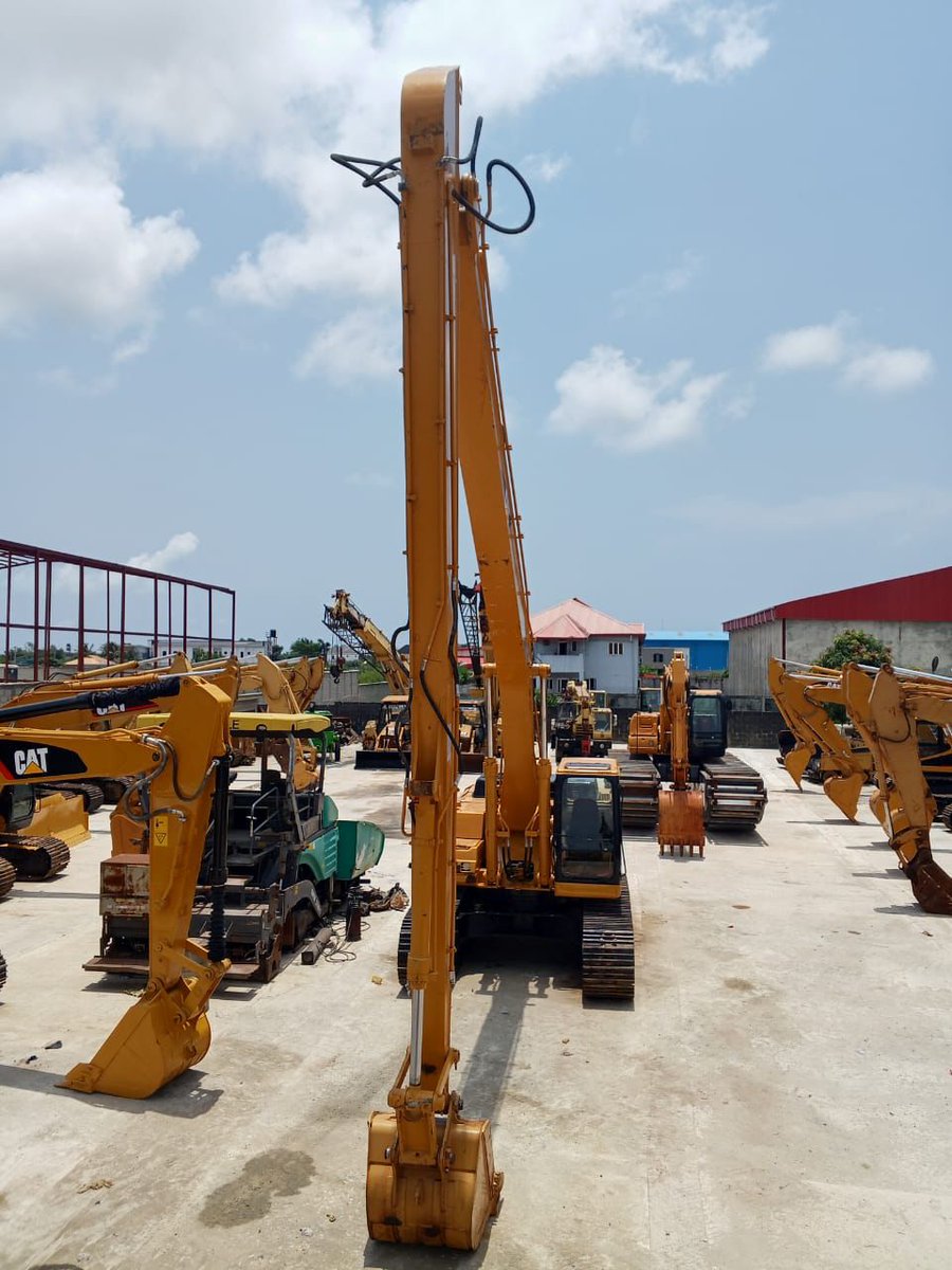 activistmanny's tweet photo. *FOR SALE*💥 
*Grade 1 Direct Tokunbo CAT Excavator 330BL (Long boom)* 
*Price: ₦ 200million*
Build your inventory with this machine ready for tough jobs made for long boom Excavators. Site to direct, fast delivery, dealer-friendly price.
Location: Lagos Nigeria https://t.co/YqvrM2O2FO
