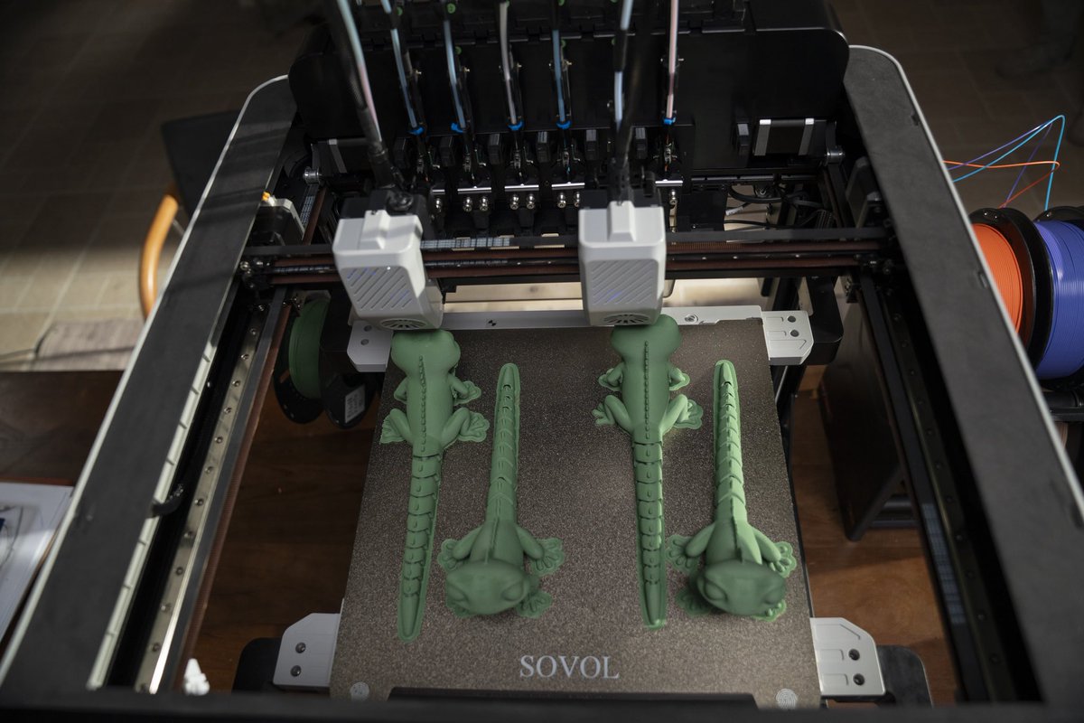 Sovol3d's tweet photo. Two parts. One print. Same time. 🔁
Copy Mode on M1D prints identical parts simultaneously — double the output, zero extra time.
178 × 300 × 350 mm. Two toolheads. One synchronized path.
Production, duplicated.
#SovolM1D #CopyMode #IDEX #DoubleOutput https://t.co/wZMVEJsQwf
