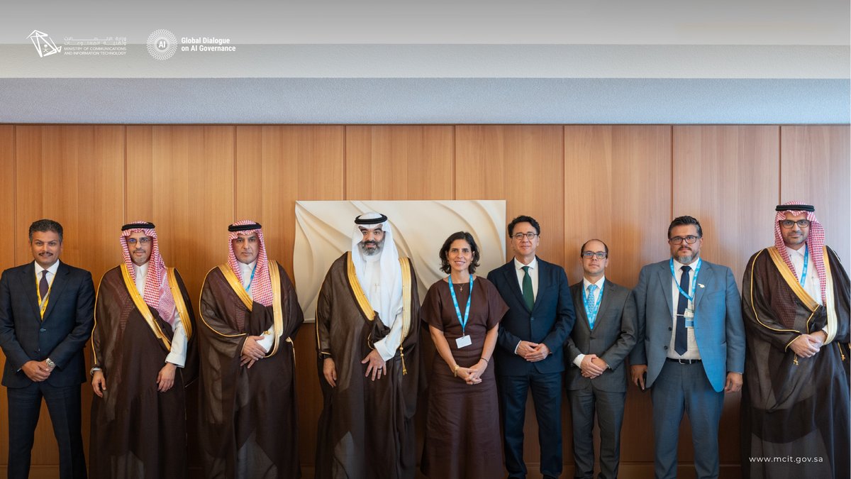 McitGovSa's tweet photo. ضمن مشاركة #المملكة_في_حوكمة_الذكاء_الاصطناعي؛  معالي المهندس عبدالله السواحه @aalswaha يجتمع بمعالي وزيرة العلوم والابتكار والتقنية والاتصالات في كوستاريكا السيدة باولا بوغانتس زامورا، بحضور معالي رئيس سدايا د. عبدالله الغامدي؛ لمناقشة فرص الشراكة في الذكاء الاصطناعي، وبناء القدرات، وتعزيز الشمولية الرقمية بما يدعم التنمية في العصر الذكي.
#AiDialogue