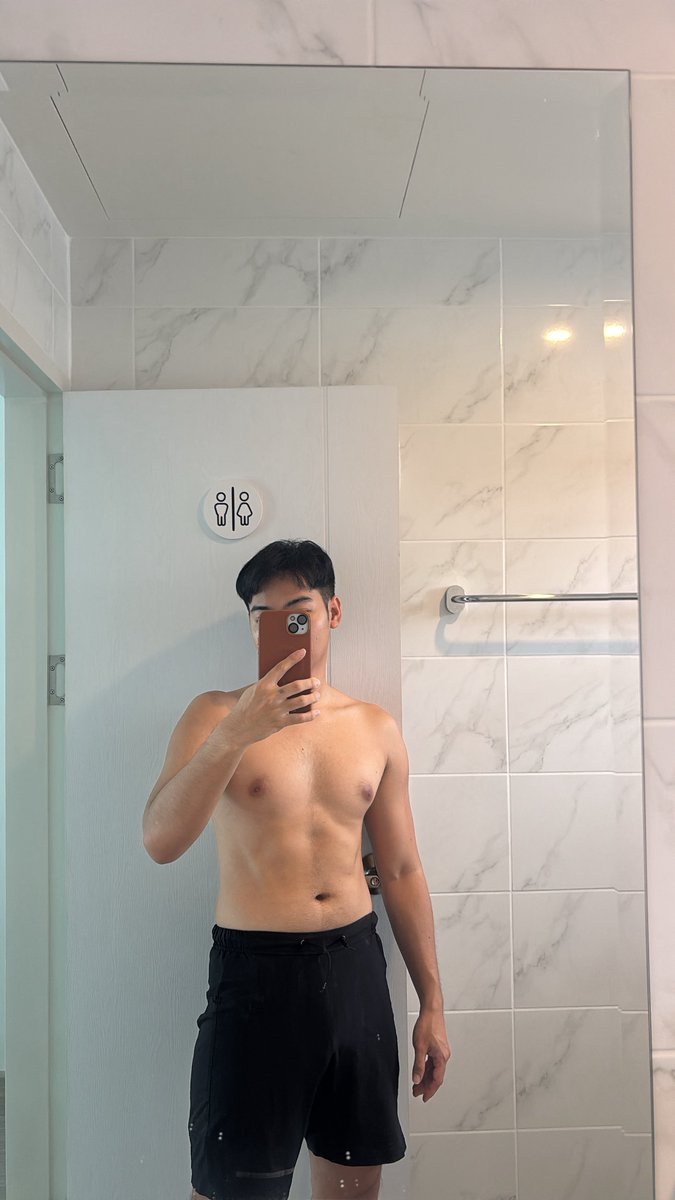 iamthevicious's tweet photo. So lazy 😴 https://t.co/lFFFdlO0KW