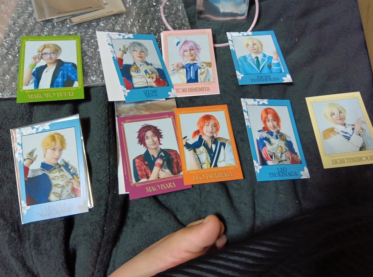 kattun23non's tweet photo. @trh_ln はじめまして、
チェキレオ返礼祭持ってます、　　
チェキ凛月ユニット衣装と交換可能でしょうか?検討よろしくお願いします https://t.co/la0sSnC9rT