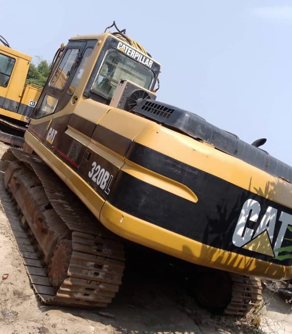 activistmanny's tweet photo. *FOR SALE*💥 
*Direct Tokunbo CAT Excavator 320BL*
*Price: ₦120million. Negotiable*
Build your inventory with this machine ready for tough jobs. 
Buy and take to Site direct. Nothing to fix. Fast delivery.
Location: Lagos https://t.co/lH9E9zcRMt