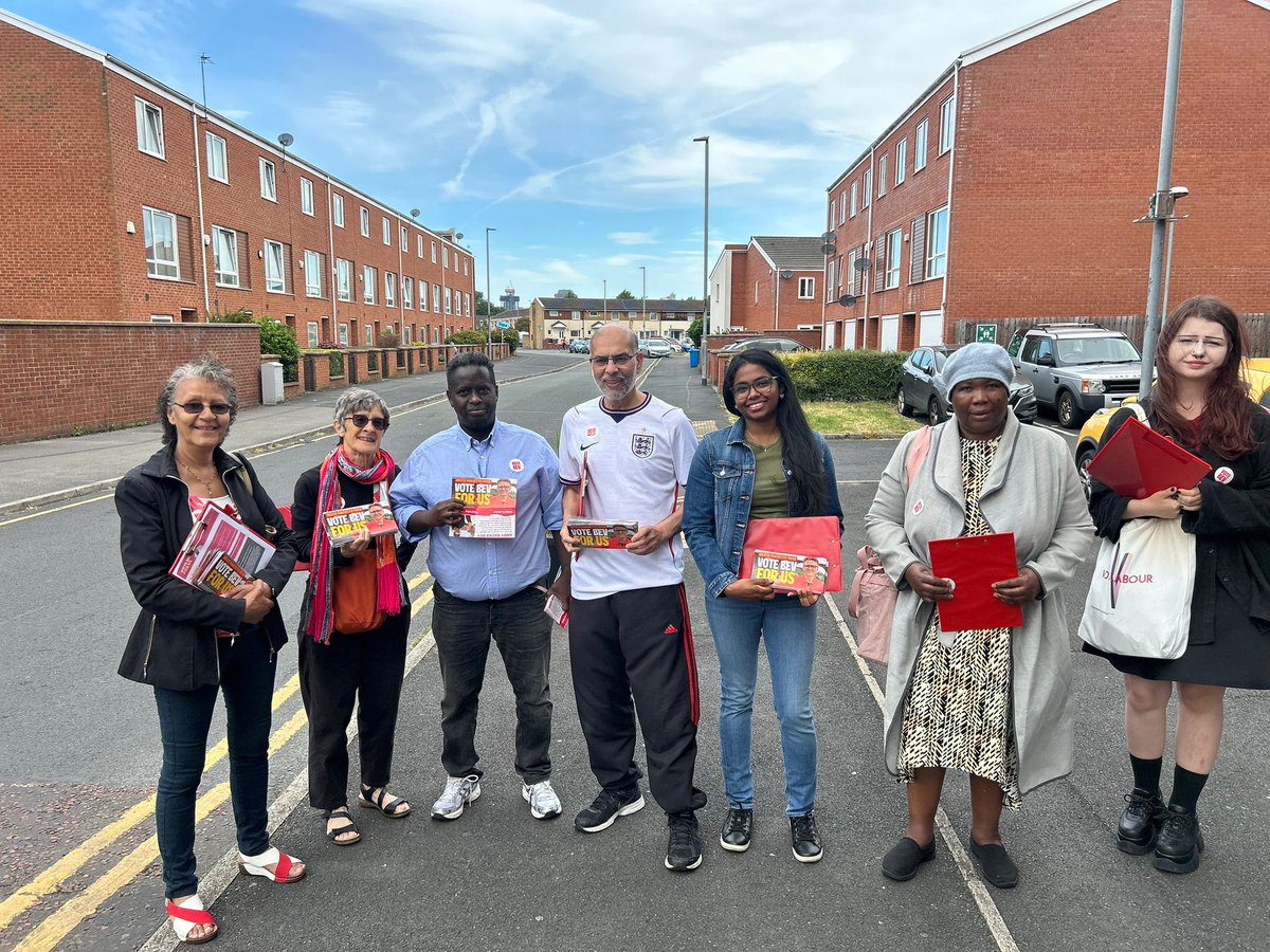 Ardwick_Labour's tweet photo. Amazing turnout of activists including local cllr Abdigafar Muse fighting for a better Ardwick and a better Greater Manchester with @bevcraig as Mayor. 

Vote Labour 🌹 on the 30th of July https://t.co/OOeRDPgDur