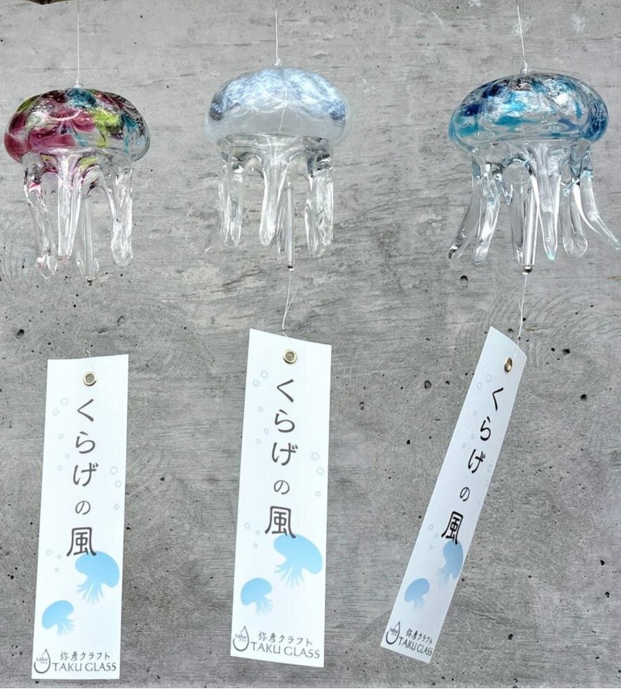 fashionpressnet's tweet photo. すみだ水族館でペンギンと見上げる光の花火&amp;ガラスの“クラゲ風鈴”を数量限定販売 - https://t.co/FGsppVi2Ea https://t.co/87bqvbYzCX
