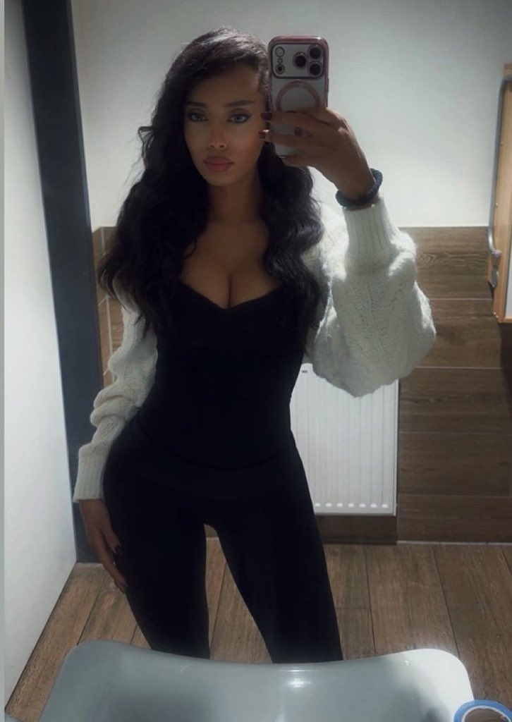 SadisticMis1s's tweet photo. Simp harder, pay more, say less 😌💸 https://t.co/U0mru9xYYC