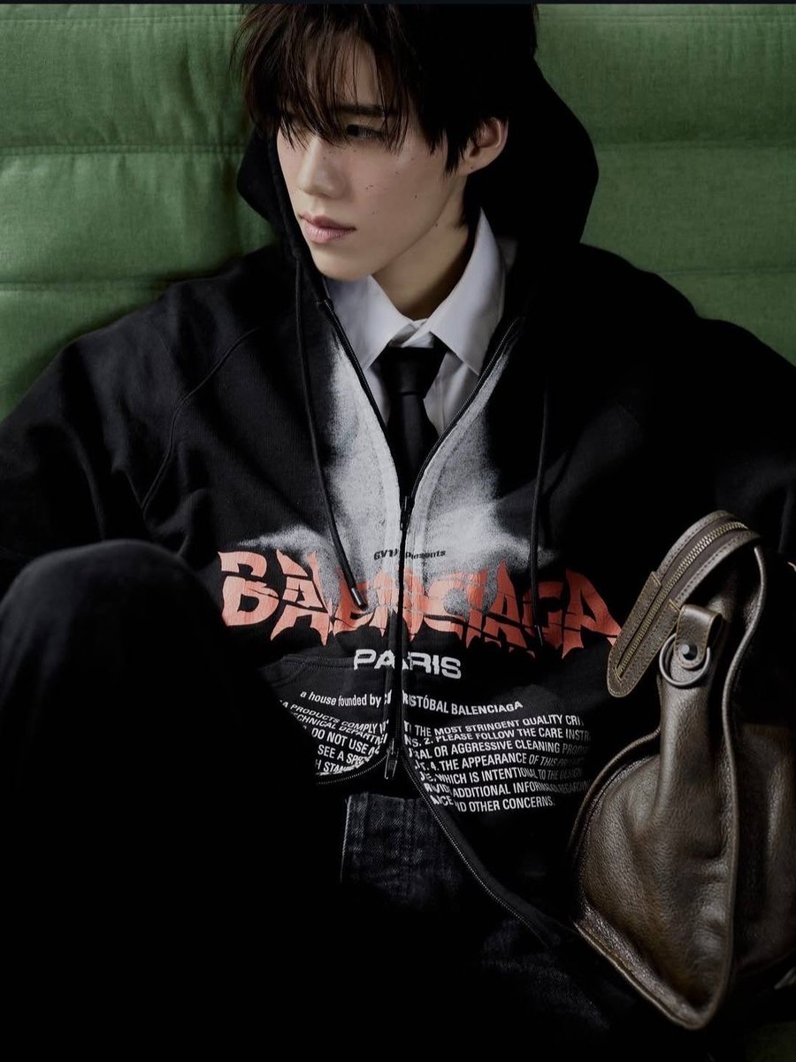 BBPP0430's tweet photo. เหมือนไม่มีอยู่จริง เหมือนภาพวาด เทสโคตรร 🖤🩶

PP KRIT BALENCIAGA GBA 
#PPKRITEnRouteParis
#BalenciagaxPPKRIT
#BalenciagaCouture 
#PPKritt https://t.co/9EJlk7oHcC