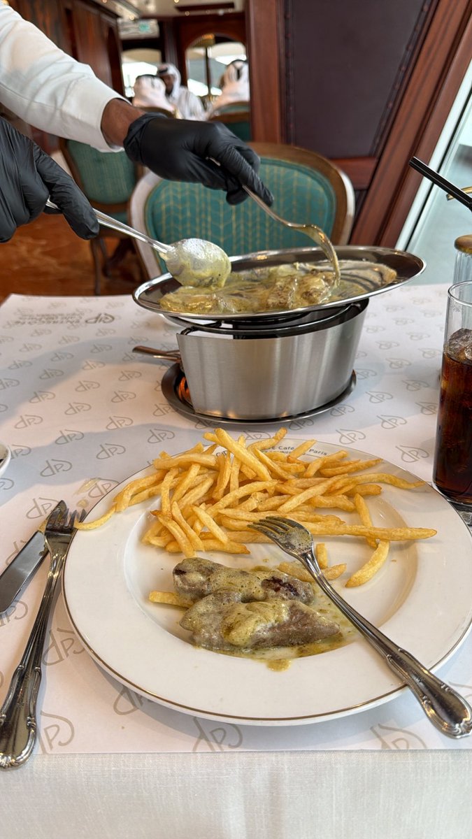 0prll's tweet photo. لو يعرضون مباراة البرتغال بس https://t.co/YLmRs1nRvh