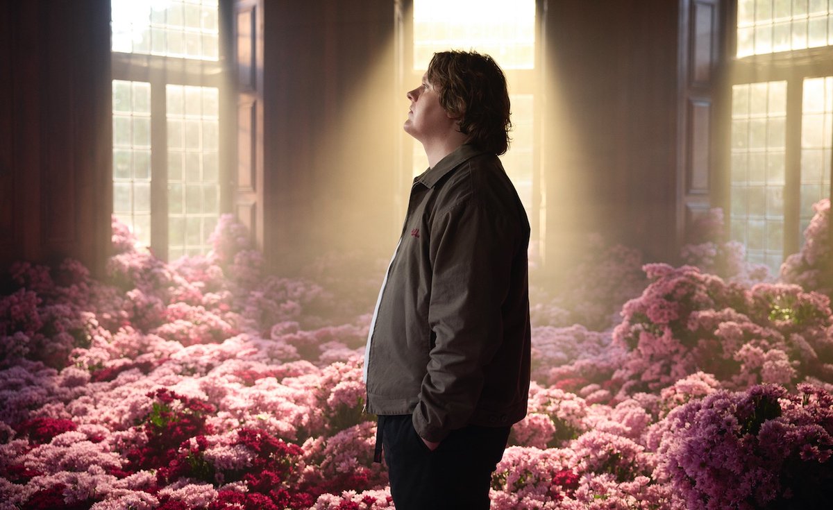 MusicWeek's tweet photo. Lewis Capaldi's 'landmark' BST Hyde Park concert to be livestreamed on YouTube https://t.co/RgiWk1CkyL https://t.co/53q5xxpEOI