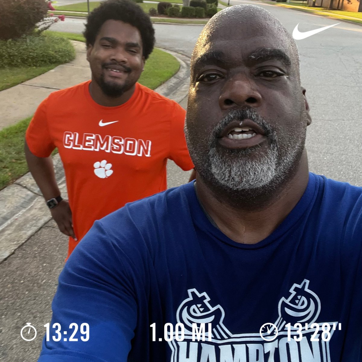 Kwray54's tweet photo. Good Work this morning. KC went with his friend this morning so it was just me and @Keenanray25 . Got my 5 in then 1 with him. Good work son. He’s headed back to Clemson today. Leggo! Love You Son! #RayMen #CantStopWontStop https://t.co/swDtoDTntf