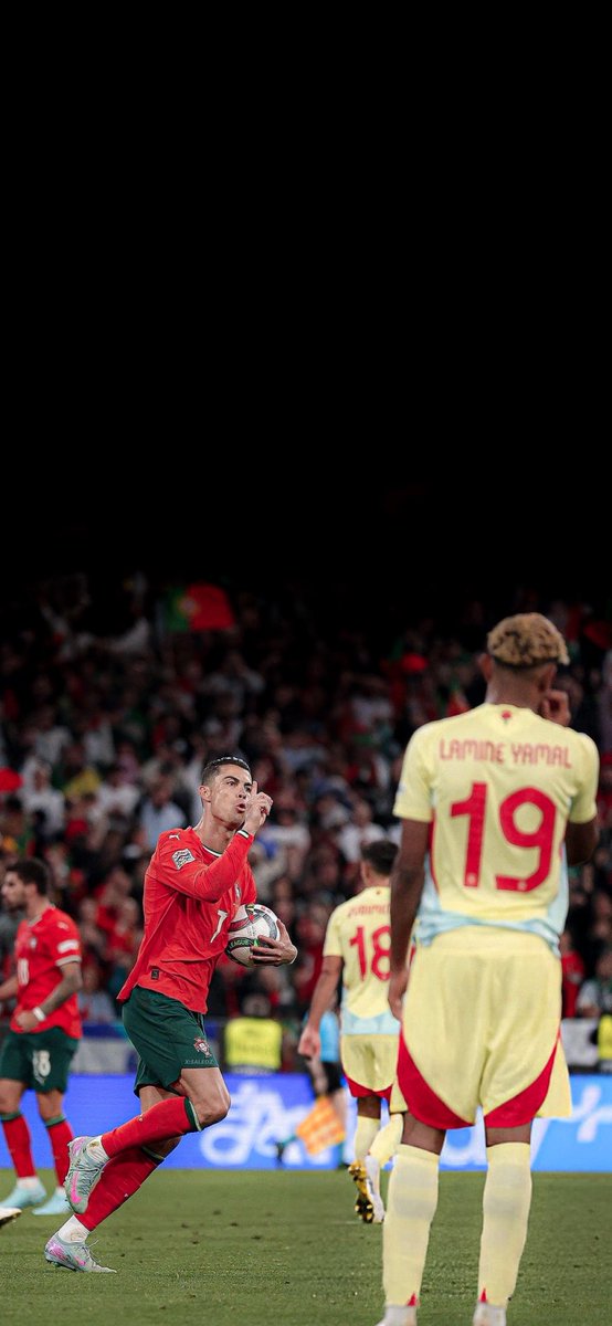 5aledz_'s tweet photo. Will Cristiano Ronaldo do it again !!? 🤔 https://t.co/qaKkr3Wioi