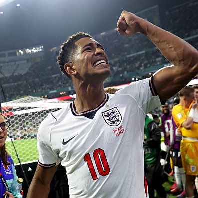 _DiegoMiranda's tweet photo. Un poco más en frío luego del partidazo de ayer, creo que Jude Bellingham pisando área en una especie de segunda punta saca su prime y es top Mundial. A mí, en esa denominación de mediocampista puro, se me queda a deber.

Estamos viendo a un Jude extraordinario con Inglaterra. https://t.co/0ueCwC3a2L