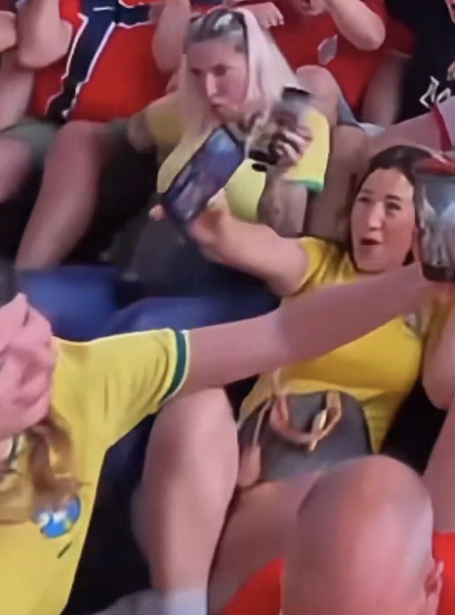 waninon's tweet photo. @alimo_philip These three Brazil team supporters ought to show more respect for Norway's victory🙄 https://t.co/YSYgnrUzcy