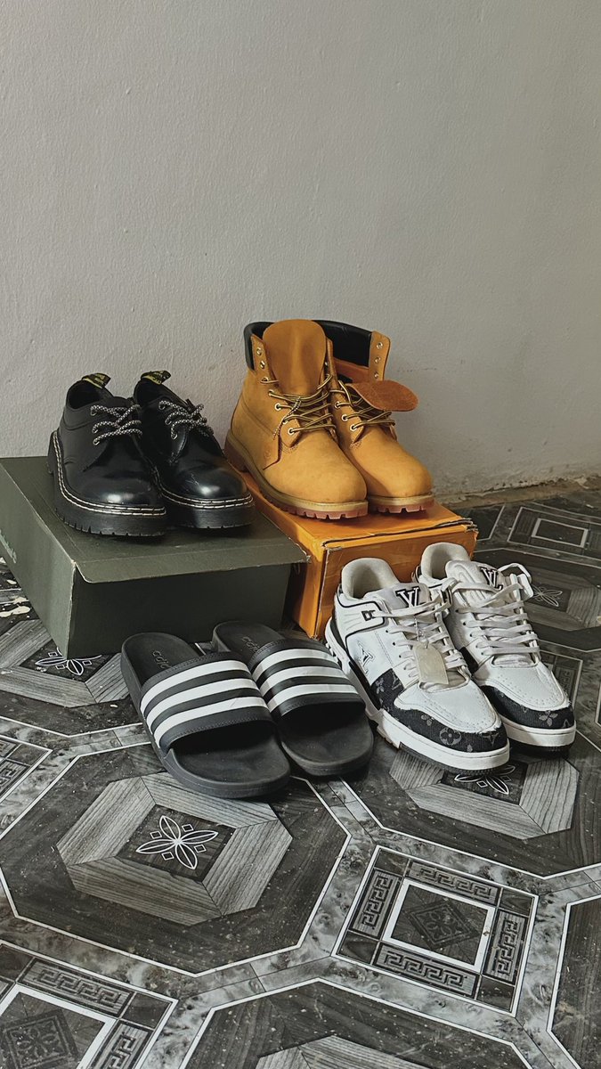 5starbarber_1's tweet photo. life is good when the source of your income is legit.. https://t.co/6fAo62NKRj