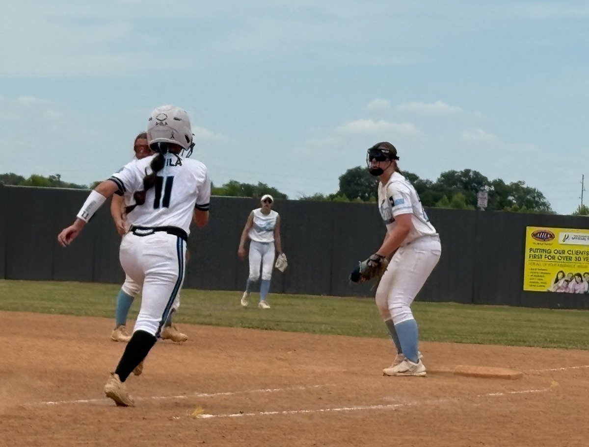 MWidener2027's tweet photo. 4th of July Sparkler in Sequin! We didn't make it to the end, but got a lot of good reps in and we made some good plays! Excited for the International World Series in McAllen next week! @NCSA_CoachKK https://t.co/Ik50bSPRL6