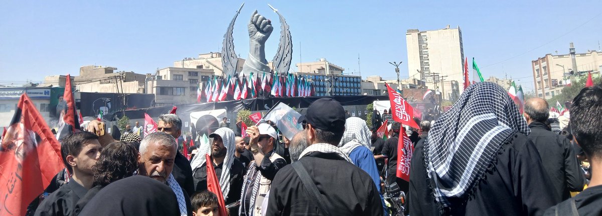 behnaz177's tweet photo. من قیامت در نگاه مردمی که حال و هوای اربعین داشتند دیدم 

#قیام_مردم_مبعوث
#باید_برخاست https://t.co/FZ7wEGacy5