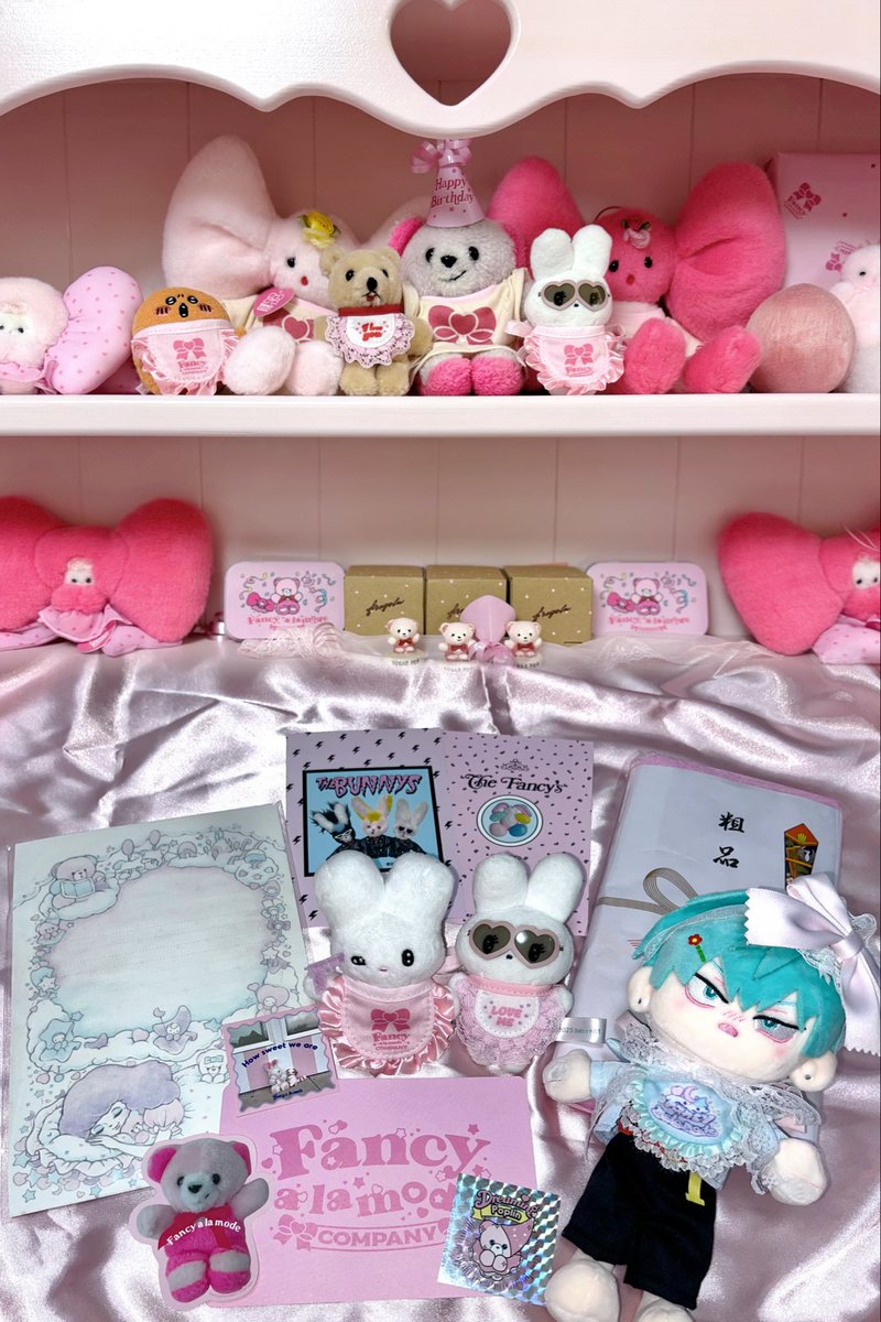 ivtinyan's tweet photo. 昨日の購入品🎀🧸
𝑭𝒂𝒏𝒄𝒚 𝒍𝒐𝒗𝒆𝒍𝒚 𝒔𝒐 𝒄𝒖𝒕𝒆...な空間でした🎵
#fancyalamode #しりみみうさぎ https://t.co/QDLkzAKzTc