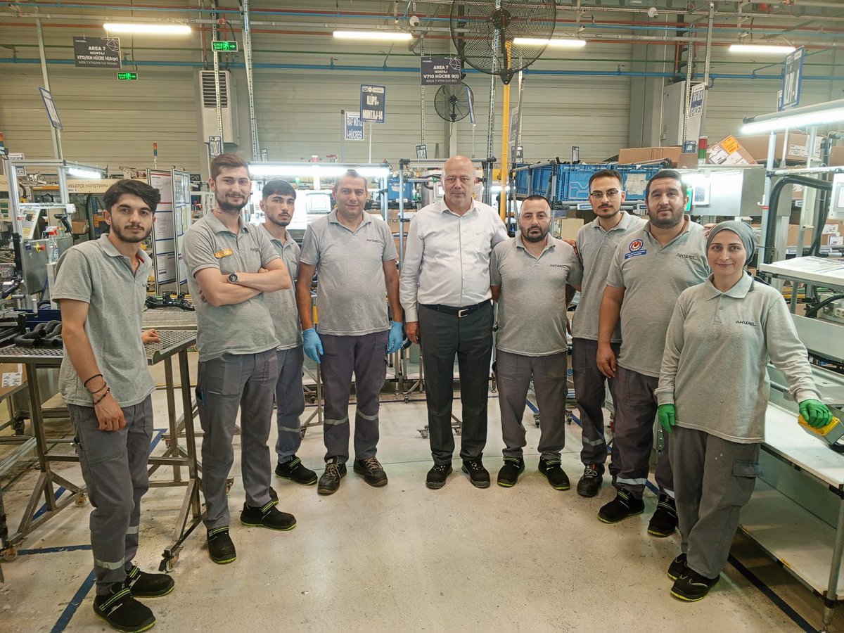 TmsGebzeSube's tweet photo. İŞYERİ ZİYARETİ...

Şube Başkanımız İsmail ÇİÇEK AKWEL OTOMOTİV GEBZE İşyerinde 08:00/16:00 vardiyası çalışan üyelerimizi ziyaret ederek, sohbet etti. https://t.co/Oln3zZLbjw