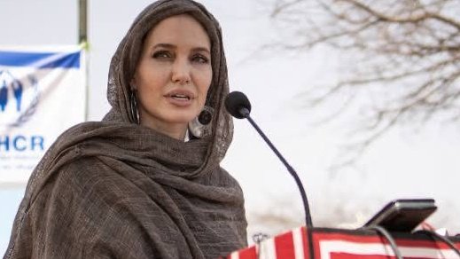 TurkMedyaAjansi's tweet photo. Amerikalı Ünlü Oyuncu Angelina Jolie ;

"Dünya Liderlerinin Hepsi Filistin'e Karşı İşlenen Suçların, Suç Ortağıdır.." https://t.co/eWRsfhPFbK