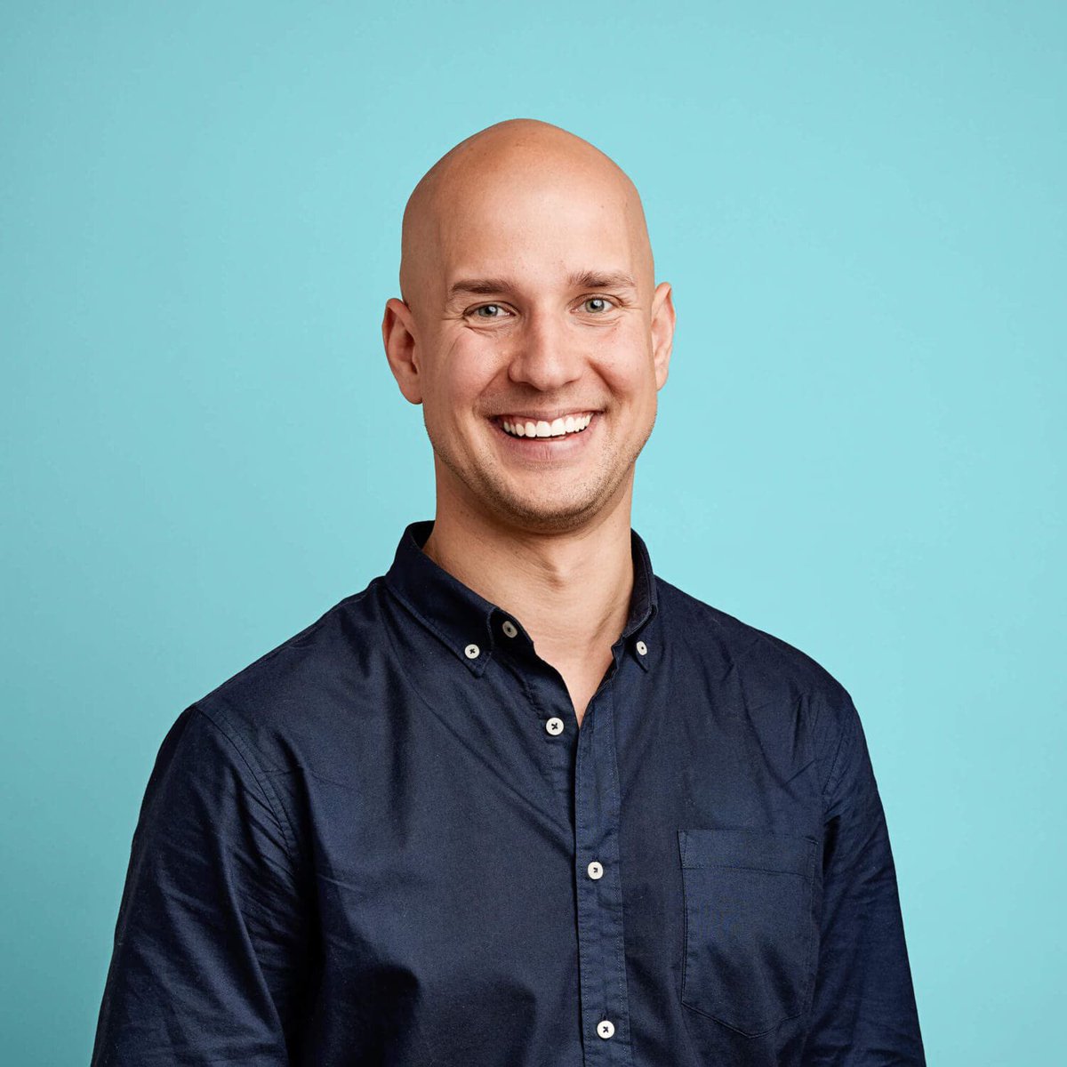 lonelylampp's tweet photo. Reports from locals claim microcelebrity Marnska @autunmnocturne has gone completely bald. 

“It was time to let it go, methinks”

Source: TMZ https://t.co/7uAe7EuFPF