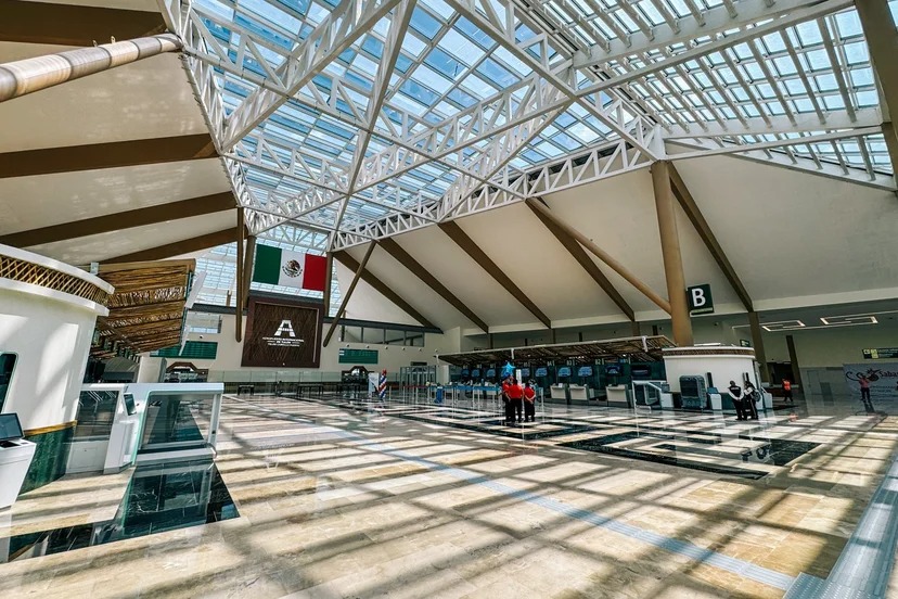 PeriodicoQuequi's tweet photo. ✈️ #Tulum | Prevén recuperación de rutas aéreas hacia 2027 en el aeropuerto “Felipe Carrillo Puerto”.
La Sectur confía en que el regreso de incentivos impulse la conectividad nacional e internacional. 🌎
#QuintanaRoo #Turismo #Quequi https://t.co/xmTxpDwVGu
