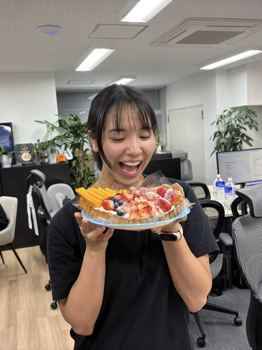久保まな tweet media