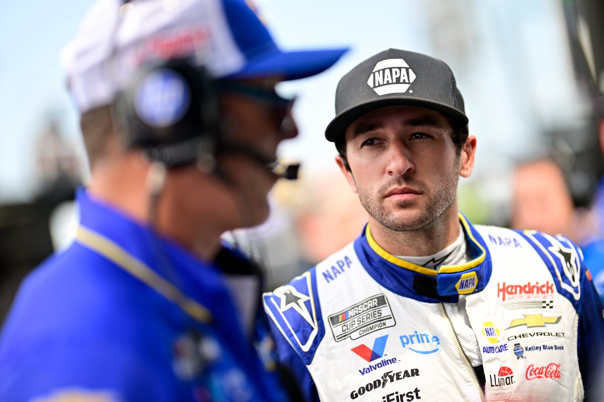 NAPARacing's tweet photo. 💪 Just shy of the top 10 @ChicagolndSpdwy 
⬆️ Now fifth in the standings
➡️ Advancing in the In-Season Challenge
🎨 #Desi9ntoDrive at Atlanta up next

📰 Recap and pics via @Hendrick9Team 
👉 https://t.co/TLq6iiMRmT https://t.co/xUykyz4chb