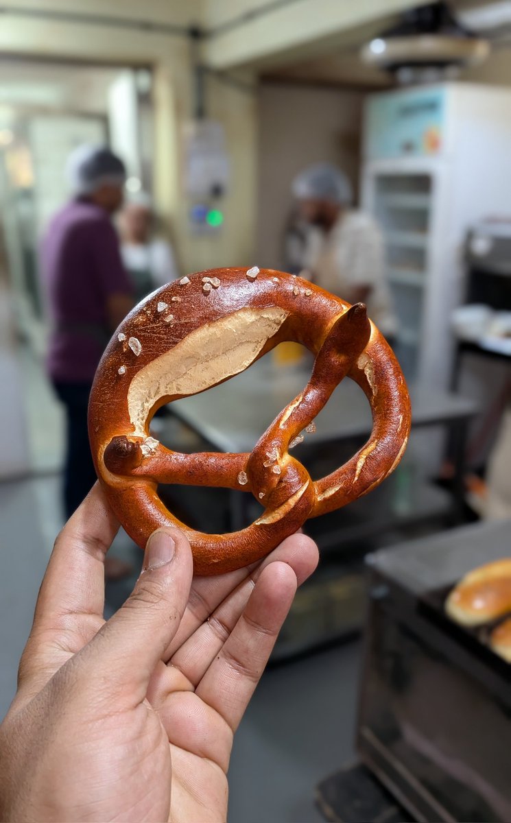 Breadwala's tweet photo. if you've missed having bread on your tl, I'M SO BACK! https://t.co/tToToC8bm1