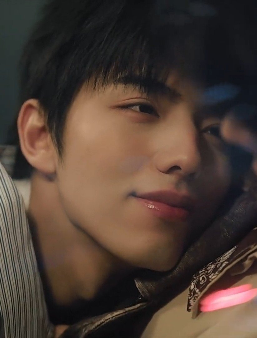 byeontaeseon's tweet photo. they are fighting for the prettiest twink title https://t.co/cR6wBEJRj3