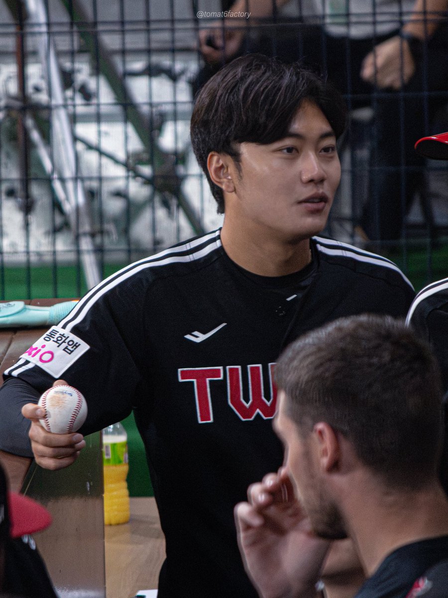 tomat6factory's tweet photo. #김윤식 https://t.co/noYVtewuNi