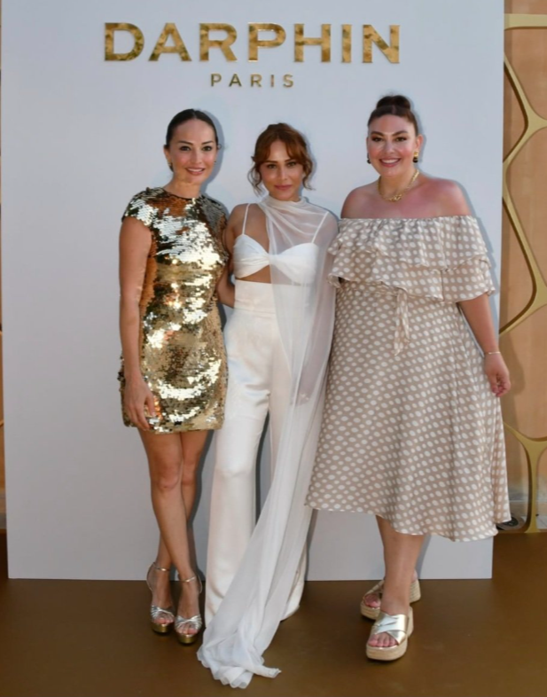deniztunali2's tweet photo. 😍😍@terziogluburcin
#BurçinTerzioğlu
@DarphinTurkiye
#AlemSummerWeekend https://t.co/l3cyfrjdEX