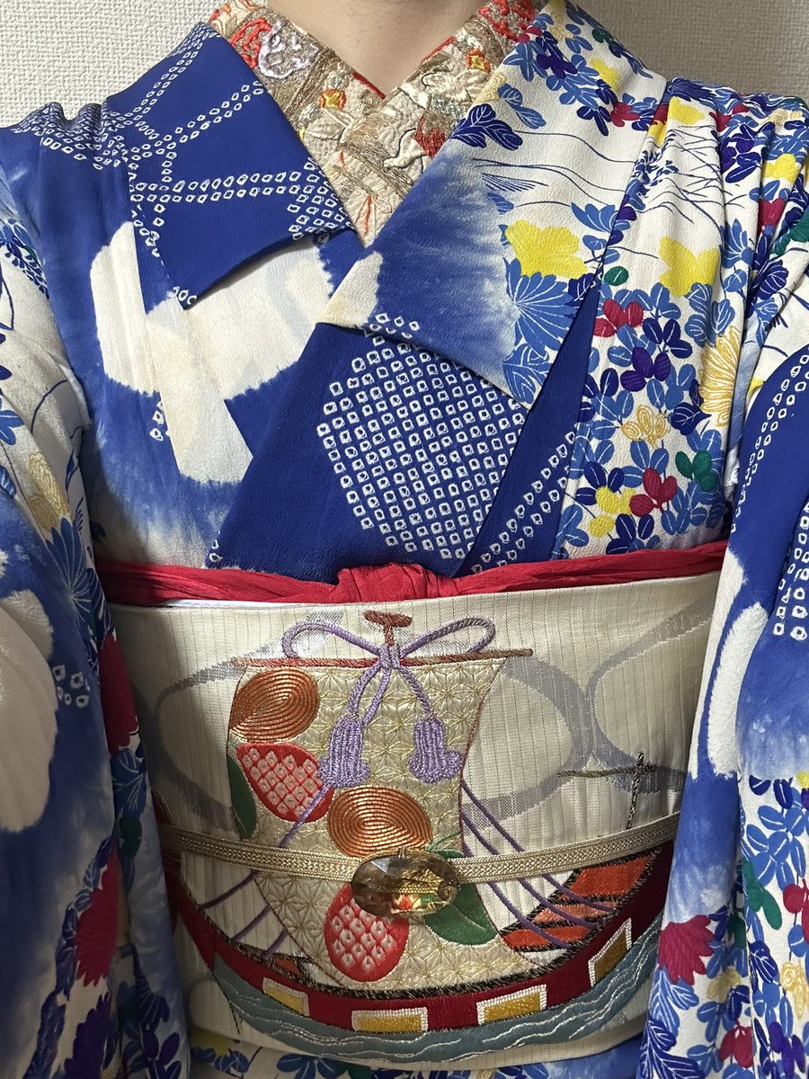 kimono_ruu's tweet photo. 七夕が近いので＠加納ショールームさま ＠tenchopupuの七夕簪⭐︎∩^ω^∩🎋 
川（水辺）の着物に船の刺繍帯で七夕の風景を👘ヽ(*＾ω＾*)ﾉ
#日本髪
#アンティーク着物
#瑠璃色着物 https://t.co/tT308gXz2Y