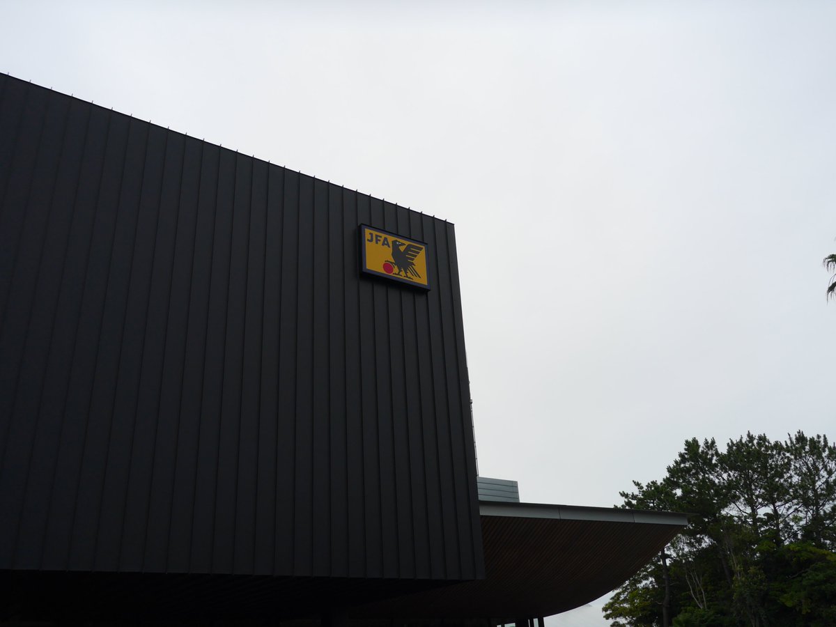 Litty_NOA's tweet photo. U-17日本女子代表の国際親善試合
見学行ってきました！
初めての高円宮記念JFA夢フィールド⚽️✨試合後は選手が挨拶しにきてくれました😊 https://t.co/PYMHxR59AE