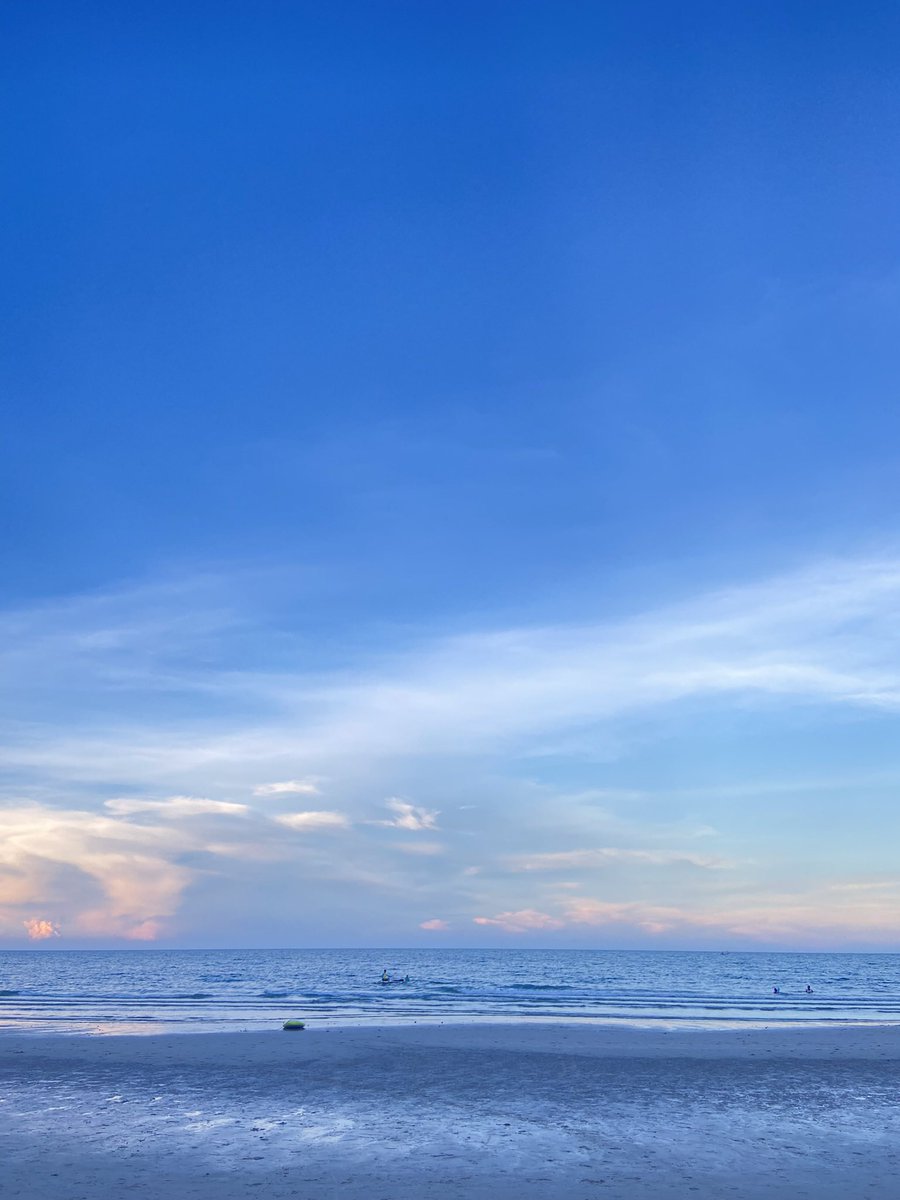 thesp_IGOT7's tweet photo. รักทะเลเวลามีเธอด้วย 🌊✨🐳 https://t.co/NW96CBrDTL