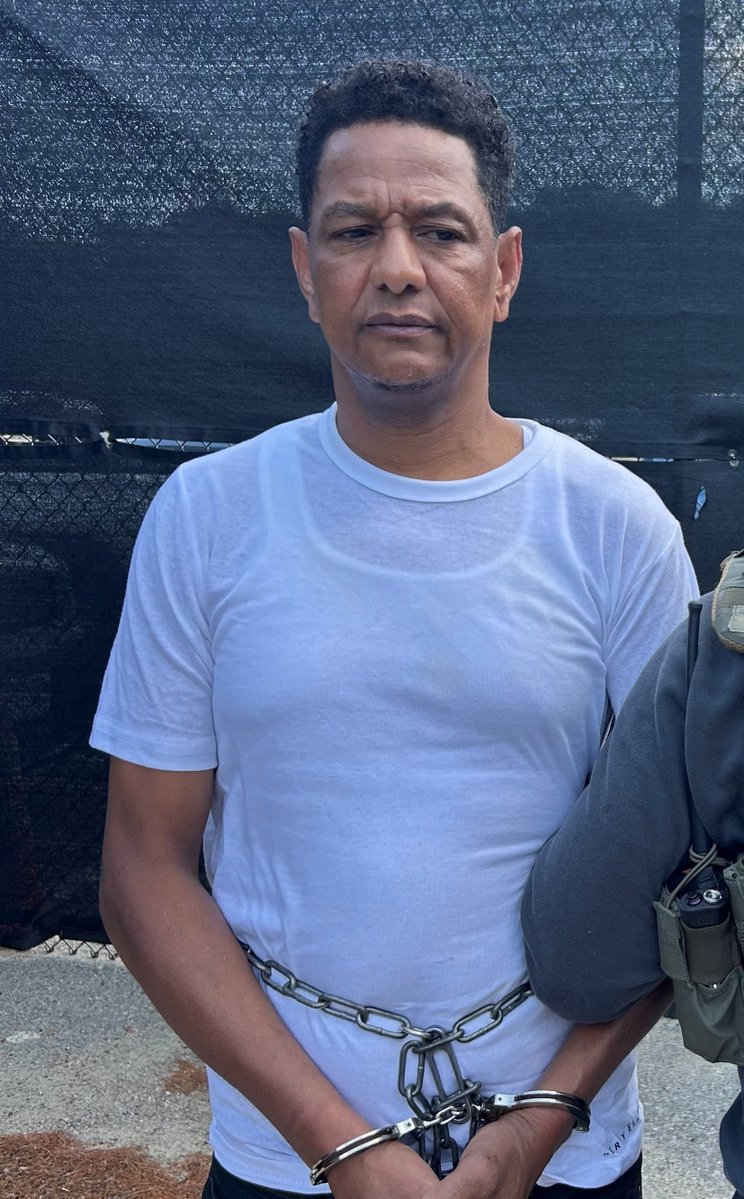 EROBoston's tweet photo. ICE Boston arrested Yobany Francisco Echavarria, a criminal illegal alien from Dominican Republic, in Lawrence, MA.

His criminal history includes four arraignments in Massachusetts for distributing heroin, indecent assault and battery on a person over 14, and indecent exposure. https://t.co/zVMGf9NHRD