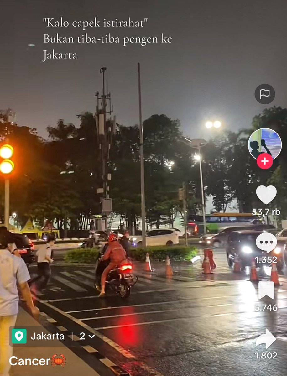 txtdrjkt's tweet photo. siapakah manusia super yang cape-cape malah ke Jakarta itu😭 https://t.co/c9LmVXr6rc