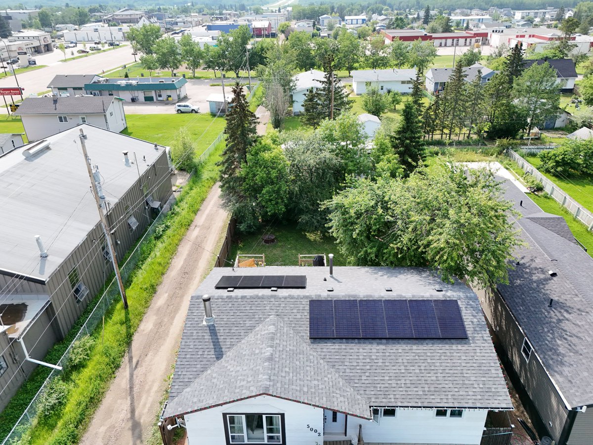 EmpowerEnergyAB's tweet photo. ☀️ This week’s featured project is a 5 kW grid-tied solar system installed in the Town of Valleyview!

From Grande Prairie to communities across the Peace Country, our local team has been designing and installing solar systems for homes, farms, and businesses for over 10 years.

Thinking about solar? Work with a trusted local contractor with the experience to do it right.

780 532 3610 
https://t.co/4NJd3hVIwd

#SolarEnergy #Valleyview #PeaceCountry #EmpowerEnergySolar #LocalSolar