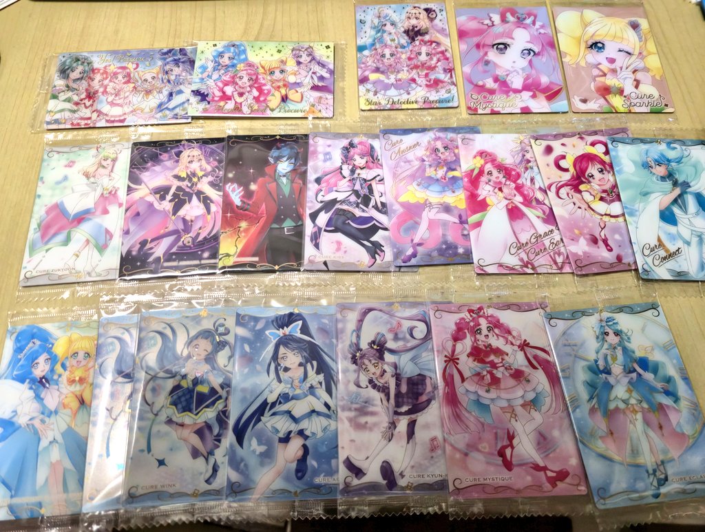 kanchhhp's tweet photo. プリキュアウエハース13なんとか見つけて買ってきた！どこも売り切れで全然見つからなかった😭
名探偵プリキュアはあとアンサーHRとジェット先輩でコンプかな？あってる？
そしてアルカナシャドウ可愛いねぇ☺ https://t.co/rrpdkOKktw