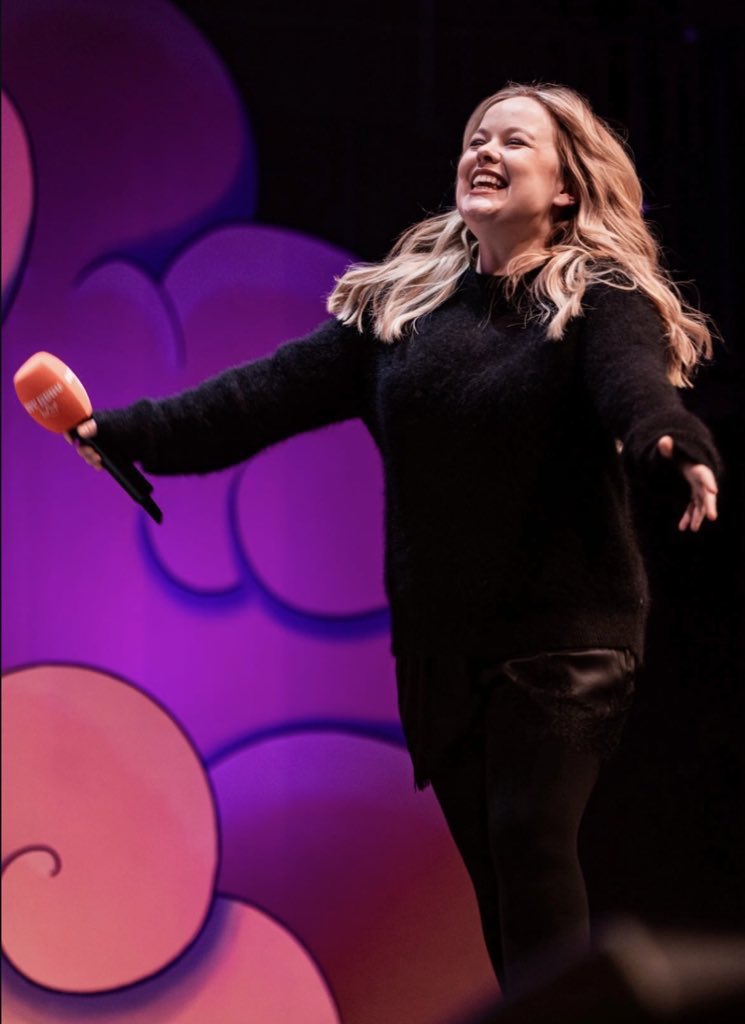 aelenitasss's tweet photo. Por fin la semana que entra veremos a Nicola en este podcast no puedo esperar se ve tan feliz 😊 https://t.co/cTGUt8t4s5