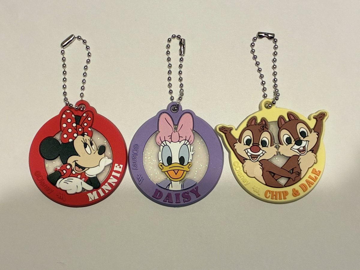 peco_fox's tweet photo. @minniexodaisy はじめまして。検索より失礼致します。
当方ミニー、デイジーを所持しております。
どちらかとマックスとの交換は可能でしょうか？
ご検討よろしくお願い致します。
（どちらも初期のボールチェーン跡があります💦） https://t.co/REJxsjjAnA