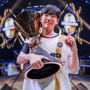 RocketBullets's tweet photo. Q: If Smoggy had played, would anything have changed?

Lar0k🇹🇷: “Nah, no. After KangKang, their assistant coaches were their second-best players. He was the only one who hit me. I swear, Signed plays better than Smoggy.”

via @BBLReactions

He said this on a live stream after their match vs EDward Gaming 🇨🇳 today. 

Smoggy 🇨🇳 was unable to attend EWC due to a medical problems that gave him a toothache. He was replaced by their newly signed coach signed 🇦🇺 as a player. That is who Lar0k 🇹🇷 is referring to.