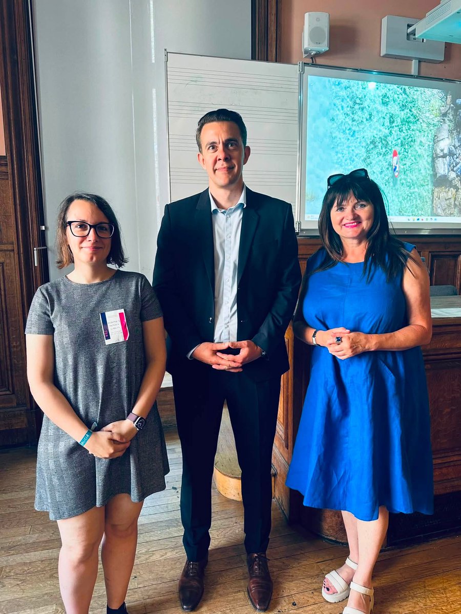 czt_uam's tweet photo. 🇫🇷🇵🇱 3rd French-Polish Chemistry Congress – strengthening scientific ties between France and Poland!
🧐 From 1–4 July 2026, @Sorbonne_Univ_ hosted the 3rd French-Polish Chemistry Congress, bringing together researchers from Poland and France to exchange ideas, present cutting-edge discoveries, and establish new international collaborations. The event continues a successful initiative that has become an important platform for scientific dialogue between the two countries. 
👩🏻‍🔬👨🏻‍🔬 A large delegation of staff members and PhD students from the CAT AMU also attended the Congress.